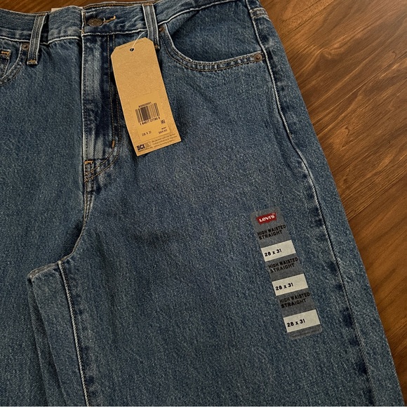 NWT High Waisted Straight Levi’s Jeans - Picture 6 of 7